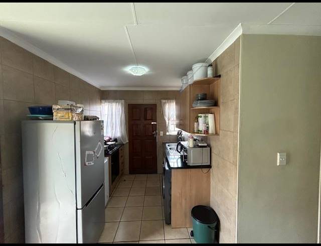 3 BEDROOM HOUSE FOR SALE IN THATCH HILL ESTATE